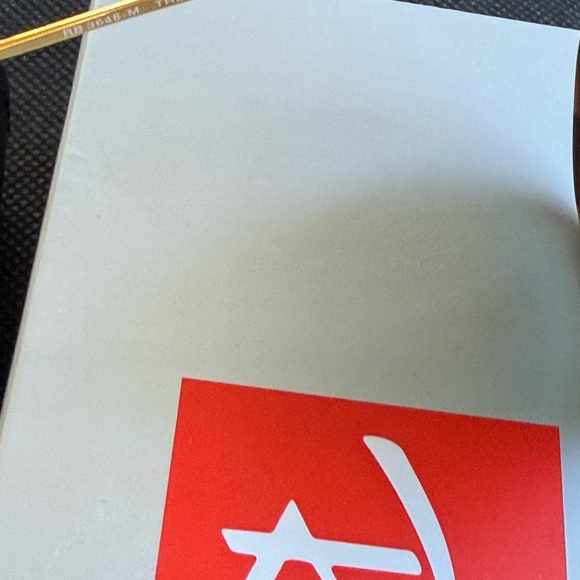 Ray-Ban Gold Frame Sunglasses with Black Case - Picture 4 of 5